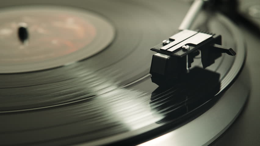 Is vinyl outselling the fading CD?